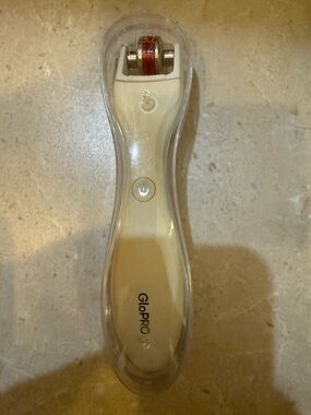 GoPro MicroNeedling Facial Tool - Cream with Red Roller
